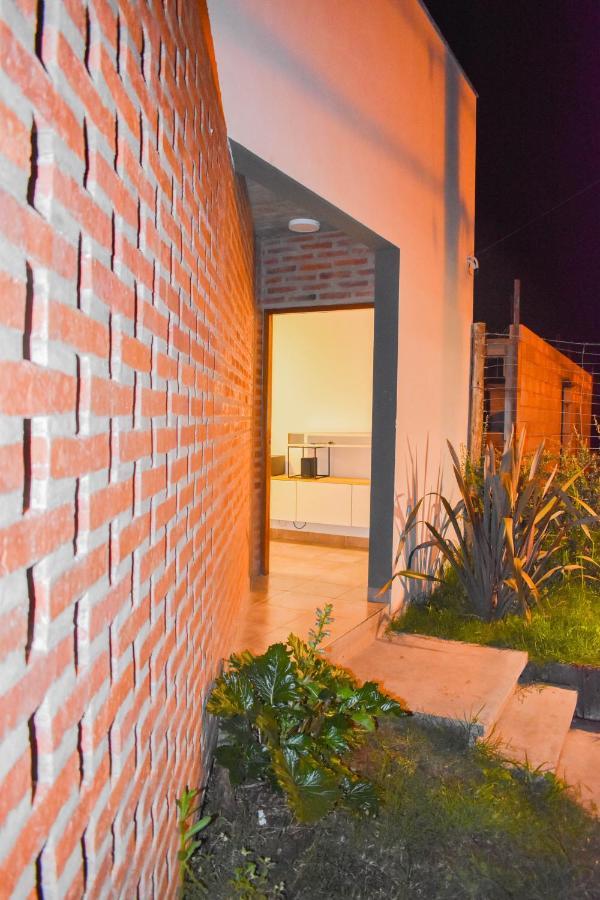 Casa D, Moderna De 2 Habitaciones Con Jardin En Barrio Privado 圣萨尔瓦多德朱 外观 照片